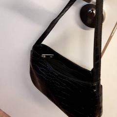 تاسجي، كما تم الإبلاغ عنه بواسطة Qbuzz ZHN عبر iLost