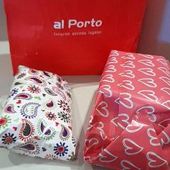 Bag Met 2 cadeautjes, as reported by Van der Valk Hotel Schiphol using iLost