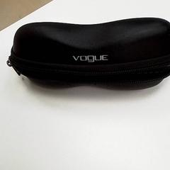 Estuche para lentes Etui, segundo informou ilévia usando iLost