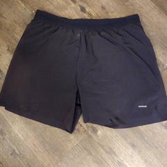 Shorts Black, as reported by Inntel Hotels Amsterdam Centre using iLost