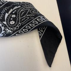 Bandana, como reportado por GVB utilizando o iLost