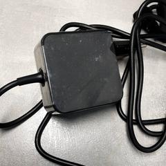 Chargeur d'ordinateur portable Zwart, a été signalé par Arriva Friesland / Groningen utilisant iLost