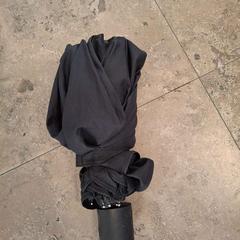 傘 zwart がiLostで Regio West-Vlaanderen によって報告されました