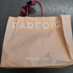 Papieren tasje, as reported by Rotterdam The Hague Airport using iLost