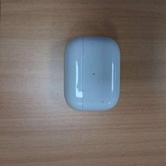 イヤホン iphone がiLostで Regio Oost-Vlaanderen によって報告されました