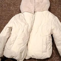 Casaco, como reportado por Van der Valk Hotel Apeldoorn - De Cantharel utilizando o iLost