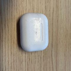Pouzdro na sluchátka airpods airpods, jak nahlášeno Regio Oost-Vlaanderen pomocí iLost