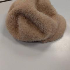 Cap Licht roze/ beige, come riportato da Vrije Universiteit Amsterdam utilizzando iLost