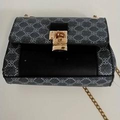 Handtas -Met sierslot, rapporterat av Centraal magazijn med iLost