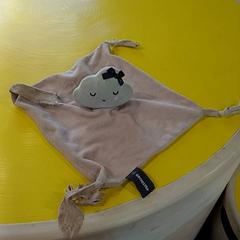 Kuschelige ohrfeige, gemeldet von IKEA Mulhouse über iLost