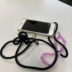 Iphone Wit met roze ketting, zoals gemeld door Gemeente Ede met iLost