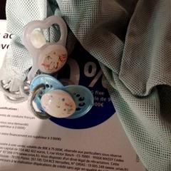 Tetine avec attache, segons ha informat IKEA Paris - Plaisir mitjançant iLost