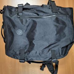 Motxilla zwart, segons ha informat Connexxion Noord Holland Noord Alkmaar mitjançant iLost