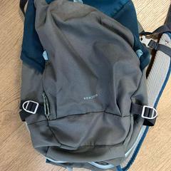 Sac à dos Quechua, a été signalé par Regio Oost-Vlaanderen utilisant iLost