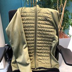 Groene (tussen) jas, ha sido reportado a iLost