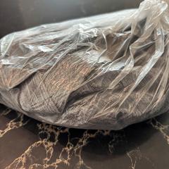 Roba esportiva grijs met zwarte korte mauwen, segons ha informat Van der Valk Hotel Veenendaal mitjançant iLost