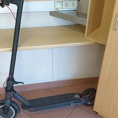 Transporte - Elektrische step, como reportado por Regio Limburg - Leuven utilizando o iLost