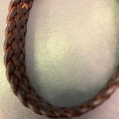 Polsera, segons ha informat Eindhoven Airport mitjançant iLost