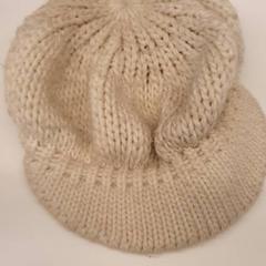 Beanie Crème, as reported by HvA Amstelcampus using iLost