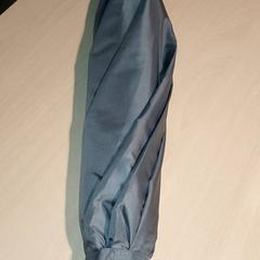 Parapluie grijs, a été signalé par Centraal magazijn utilisant iLost