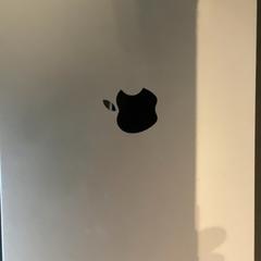 Iphone & Laptop Silver Apple, ako bolo nahlásené MEININGER Hotel Bremen Hauptbahnhof pomocou iLost