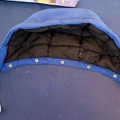 Txamarra Blauwe capuchon, gisa salatu by Schaatsbaan Rotterdam iLost erabiliz