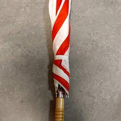 傘 Rood/wit がiLostで Centraal magazijn によって報告されました