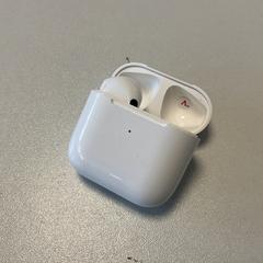 Earphone case Rechts ontbreekt, jak nahlášeno Breng Arnhem pomocí iLost