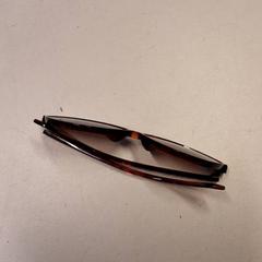 Szemüveg, amint azt Qbuzz ZHN az iLost segítségével jelentette.