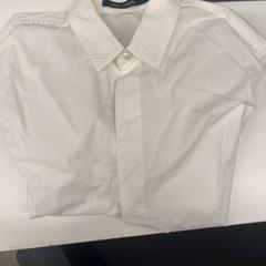 Odzież White blouse, zgłoszono przez BANKS Antwerp przy użyciu iLost