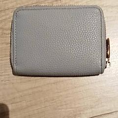 지갑 Van Den Dries Blanquaert, iLost를 사용하여 Regio Antwerpen - Brussel에 보고됨