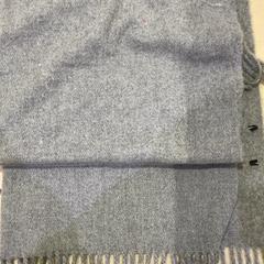 マフラー がiLostで IKEA渋谷 によって報告されました