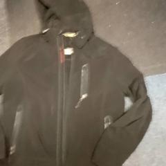 Jacke, gemeldet von Mövenpick Hotel Amsterdam City Centre über iLost