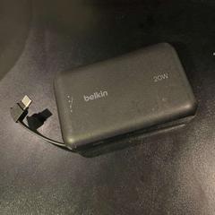 Adaptateur Black, Belkin, a été signalé par Leonardo Hotel Amsterdam Rembrandtpark utilisant iLost