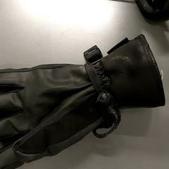 Oblečenie Handschoen, ako bolo nahlásené Regio Limburg - Leuven pomocou iLost