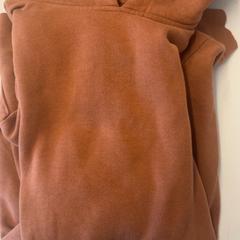 Suéter, ha sido reportado por De Helden van Oranje & Kingsland Festival con iLost