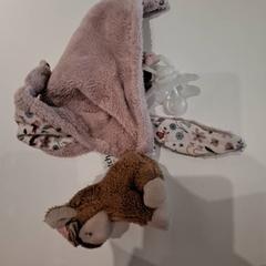 Cuddly slap Roze met tut, as reported by IKEA Wilrijk using iLost