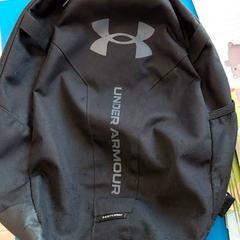 حقائب حمل وحقائب اليد A dos noir، كما تم الإبلاغ عنه بواسطة IKEA Nantes عبر iLost