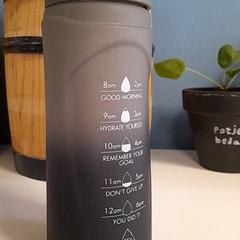 Butelka do picia Grijs, zgłoszono przez Dolfinarium przy użyciu iLost