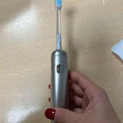 Kartáček na zuby taande, jak nahlášeno DoubleTree by Hilton Rotterdam Centre pomocí iLost