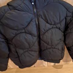 Bunda Calvin Klein, ako bolo nahlásené Familiepark Drievliet pomocou iLost