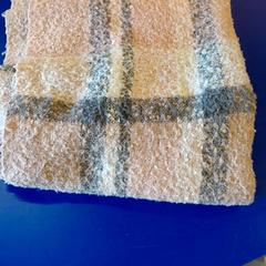 Scarf, zoals gemeld door IKEA Rennes - Pacé met iLost