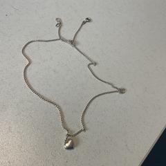 Náhrdelník, ako bolo nahlásené Breng Arnhem pomocou iLost