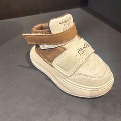 Dětské botičky, jak nahlášeno Van der Valk Hotel Heerlen pomocí iLost