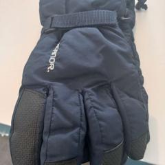 手袋 がiLostで Arriva Limburg Zuid によって報告されました