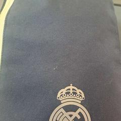 Bolsa de gimnasio zwemkleren, ha sido reportado por Regio Limburg - Leuven con iLost