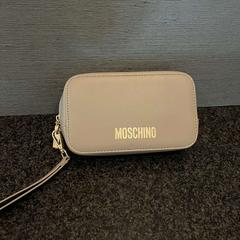 Toilet bag Moschino, as reported by Van der Valk Hotel Wolvega Heerenveen using iLost