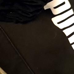 Camisola Zwart, como reportado por Attractie- & Vakantiepark Slagharen utilizando o iLost