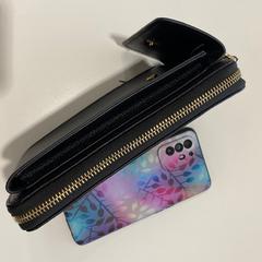 Zwarte portemonnee met telefoon, ako bolo nahlásené Gemeente Ede pomocou iLost