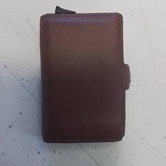 Pasioaren titularra, gisa salatu by Hermes Eindhoven iLost erabiliz